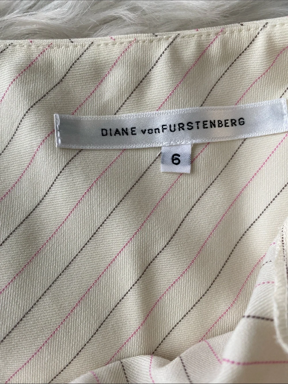 Diane Von furstenburg Cream Pleated Mini Skirt with Pink Buckle Straps - Picture 5 of 6